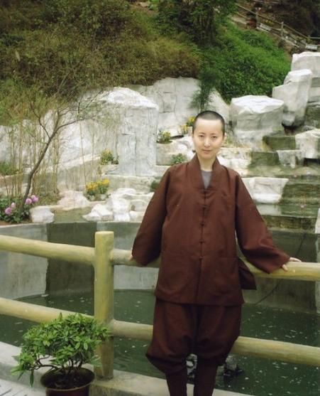 『老照片』陈晓旭老照片,一生未走出林黛玉的角色,病重时剃度出家