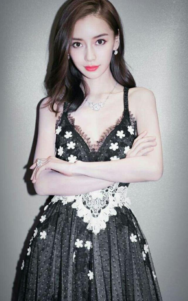 高圆圆、范冰冰、baby都穿吊带连衣裙，平分秋色谁更美