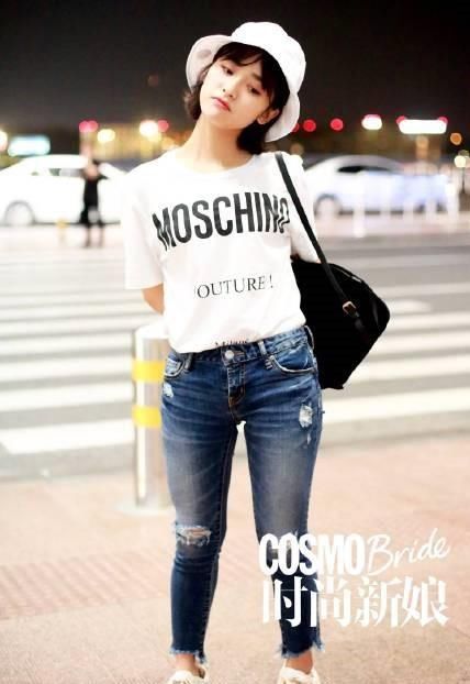 160沈月和159鞠婧祎同穿牛仔裤，终于明白身高和比例哪个更重要了