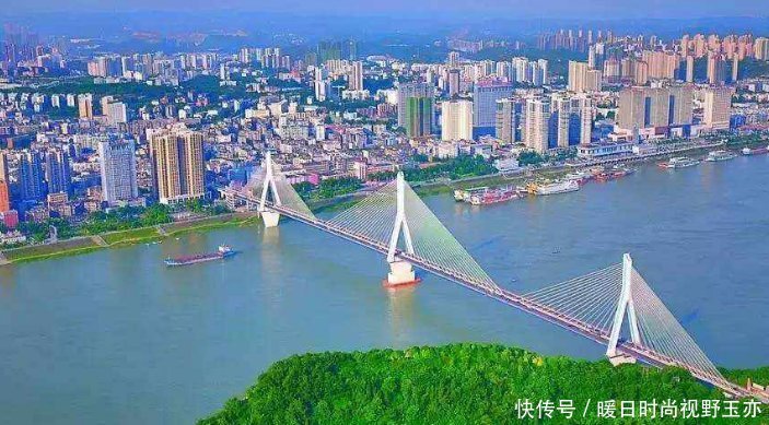  「全长」湖南正在修建一条高铁, 全长大约261公里, 预计2022年通