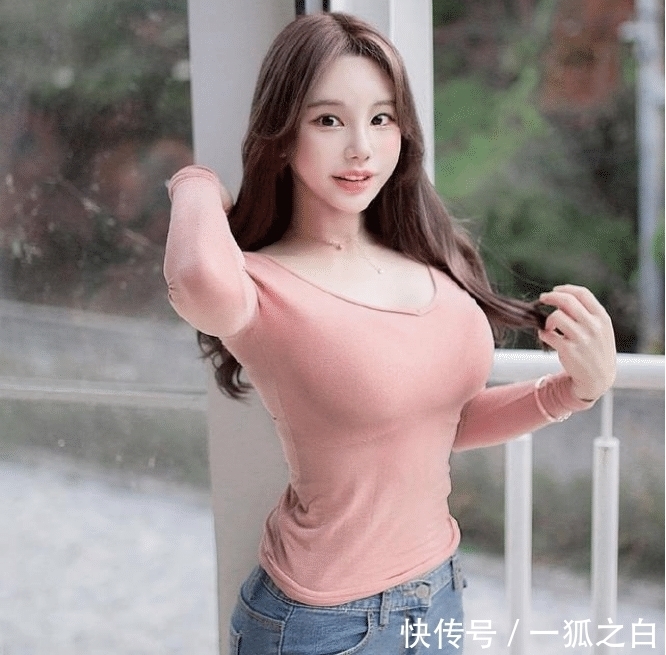 修身款式|讲真的,这种“蚂蚁”腰线,穿修身上衣非常好看吧?