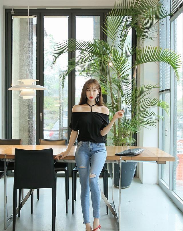 靓丽有型的牛仔裤美女，看起来如此唯美动人