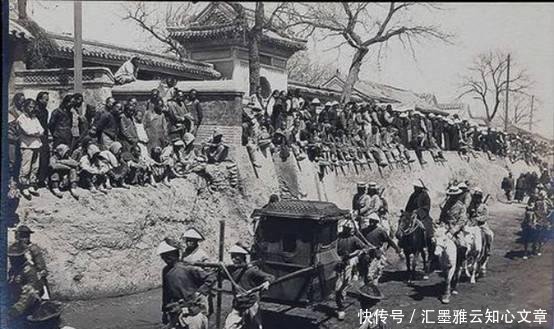 「那位」1917年张勋复辟,“辫子军”进京,北京街面上出现了怎样的奇观