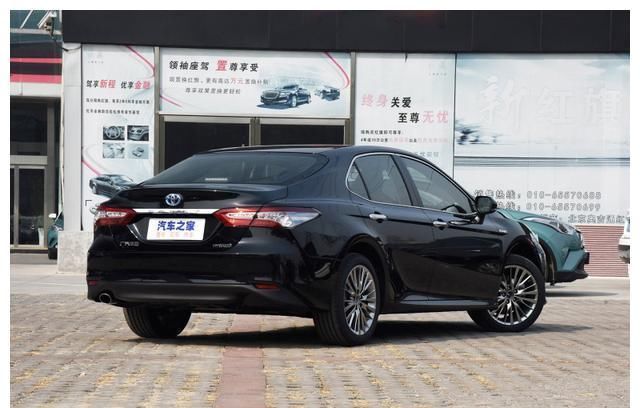  『漂亮』油耗8L的日系车，比迈腾漂亮10倍，5年只换刮雨条，卖17万！