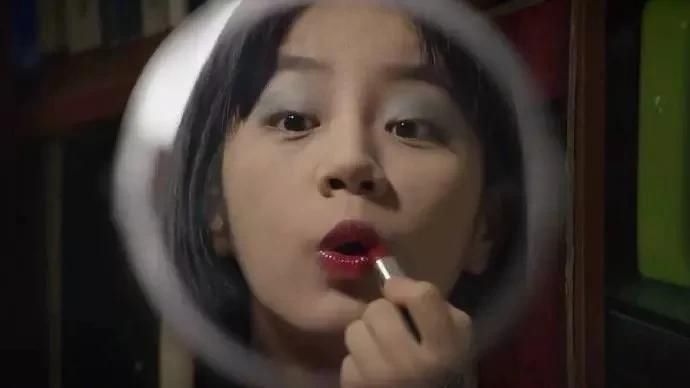  『女生』女生化妆后的迷之自信？简直不敢相信自己的眼睛，这就是整容吧！