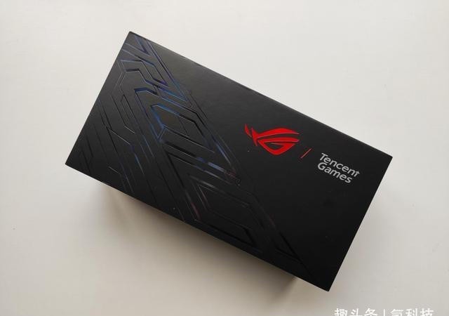 华硕:噱头还是真强华硕ROG游戏手机2体验用久了回不去了