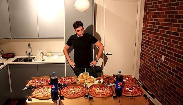 小伙停止运动减肥后体重反弹，于是断食28天，这是他半年后的样子