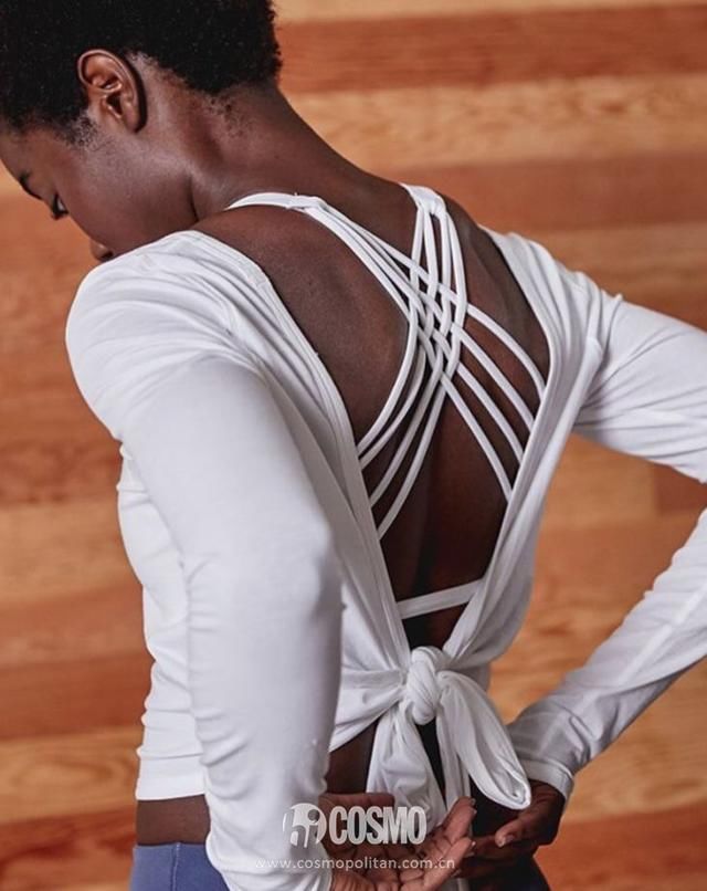 听说女明星们最近都不穿衣服出门了？