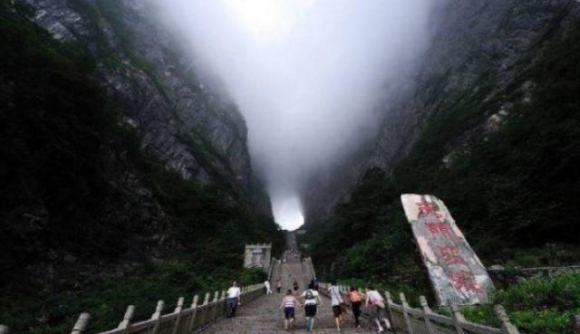 中国最壮观的山间公路，仅10.77公里却有99道弯，引无数人来赛车