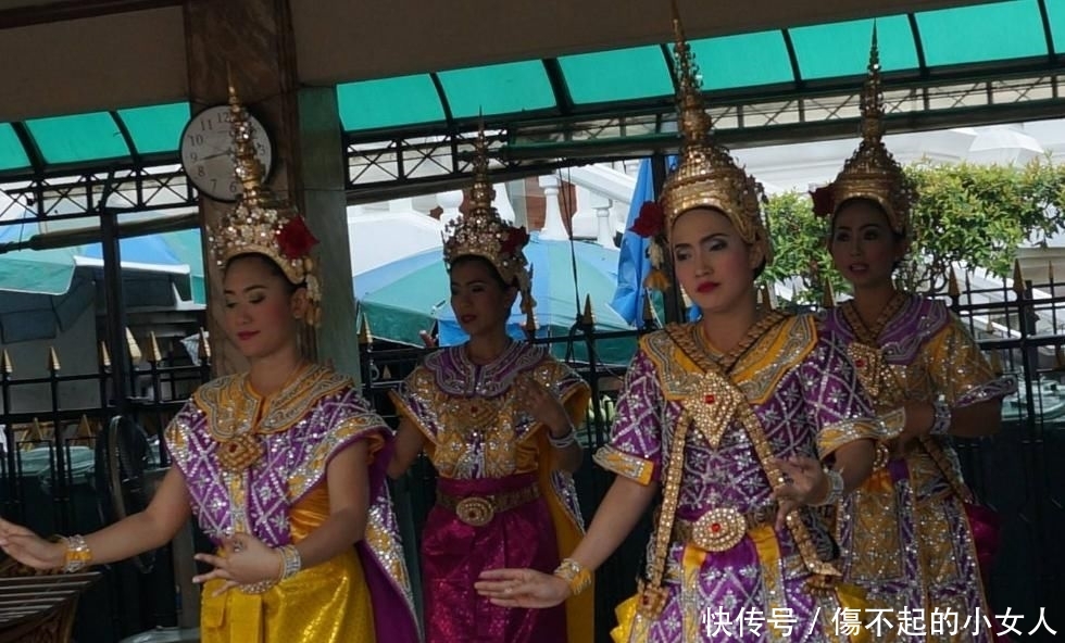 泰国最灵验的四面佛：就位于繁华的闹市区，众多明星曾前来许愿！