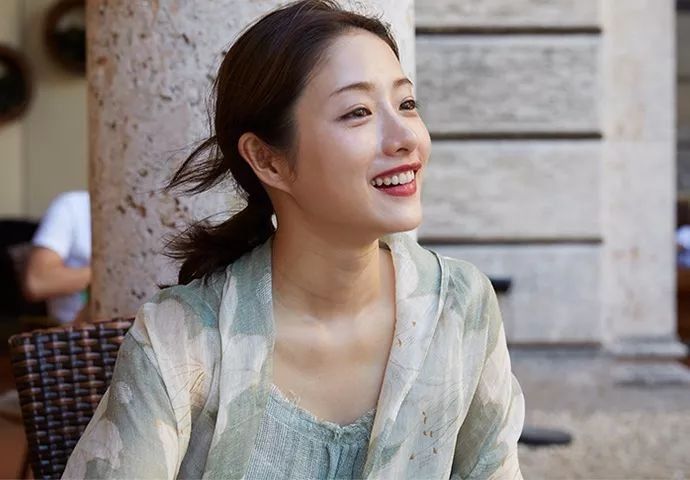 石原里美30+?她的新鲜“果汁脸”怎么看怎么才18