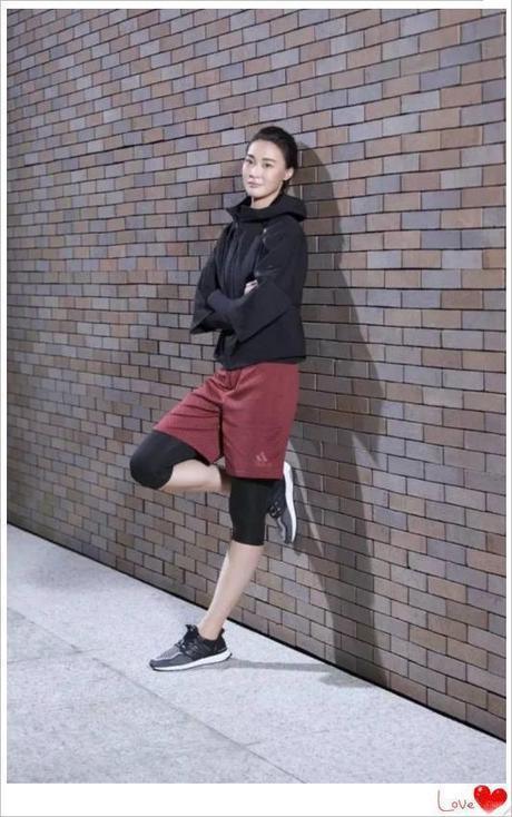 当192惠若琪穿上高跟鞋，身高直逼2米，网友：这裙子定做的吧