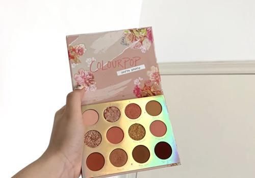  #Colourpop#Colourpop眼影盘推荐！珊瑚丛盘“斩男”，蜜桃盘原气，蝴蝶花盘烂漫