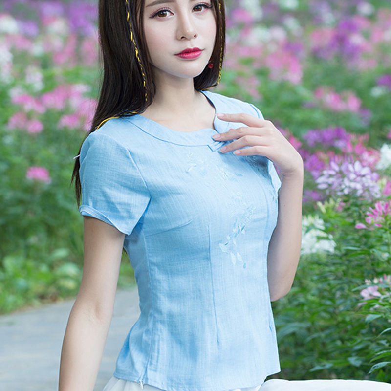 姐姐都45岁了就喜欢穿这样的小上衣，真别说，显得超年轻好美