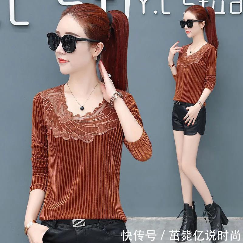 小姨是个时髦精，刚入秋就穿这样的精致小衫，出门走哪都夸衣品好