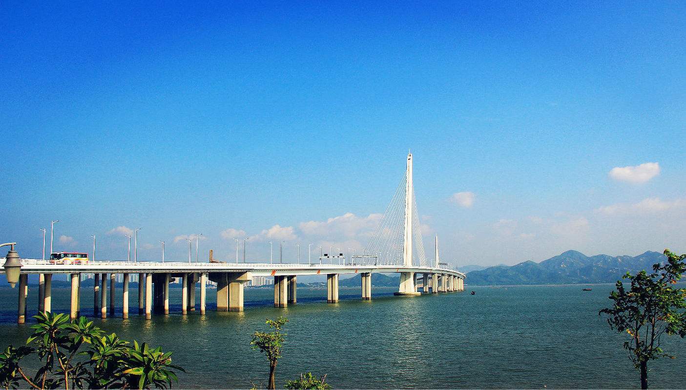 广东在建跨海特大桥，时速100公里，年底建成倒计时！