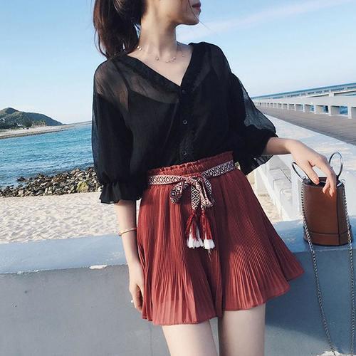 立秋后，不要只知道小衫配打底裤，看看这几款套装，洋气炸了