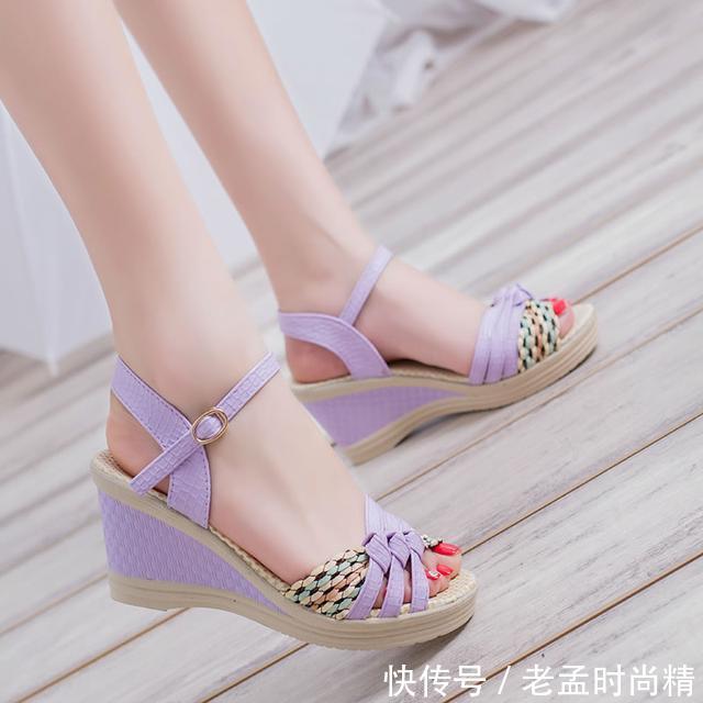  时尚@选好凉鞋，让你美丽又迷人！