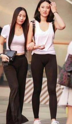 打底裤在视觉上让人极具整洁清爽感，带来更舒适修身的体验