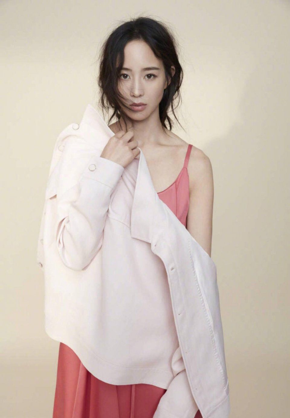 穿衣想要有品位,学张钧宁穿就好了 00后都说:表白这枚小姐姐