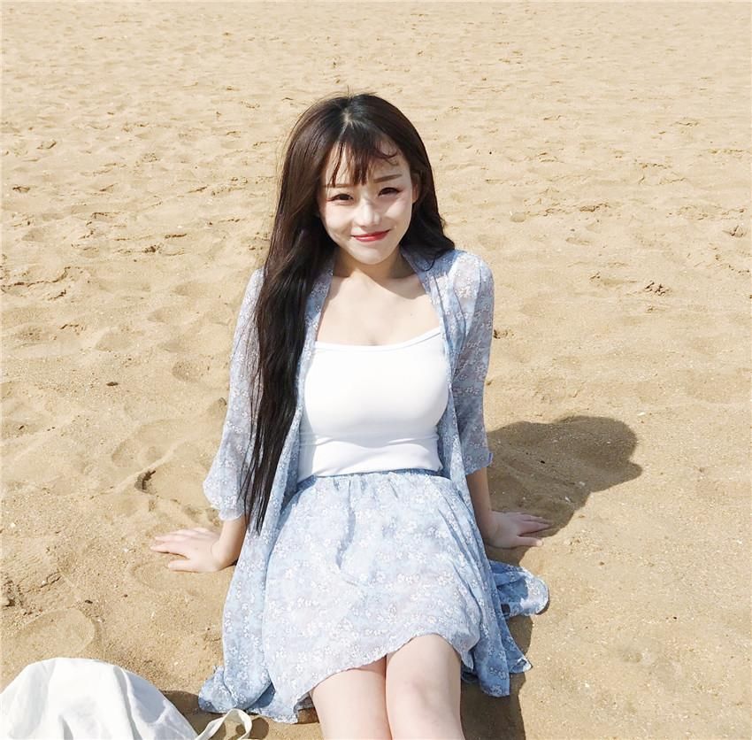 女人一定要有女人味，出门换上这些搭配，美丽时尚又迷人