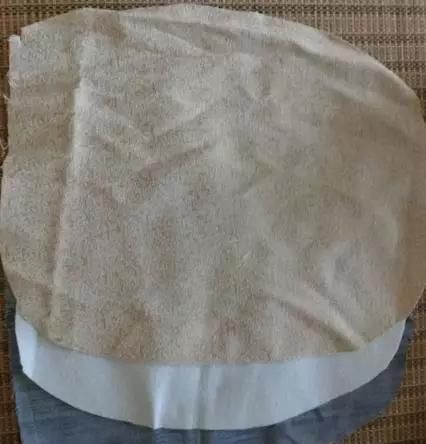  「新买」剪了两条旧牛仔裤，做了一个包，闺蜜说比她新买的名牌包还好看！