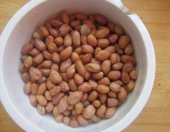  『就可以』养虎皮兰时，喂上这2种“零食”，侧芽长不停，还开花“爆盆”！