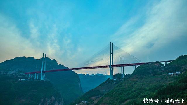 中国建造全球最高“天空之桥”，高565米，获得国际金奖