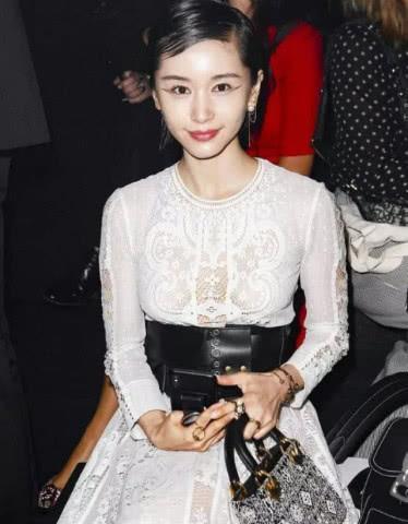 有一种眼线叫王子文的“猫眼”眼线，明明很显眼，却不觉得丑！