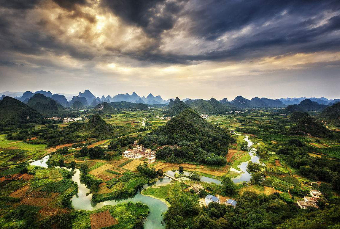 中国五大长寿之乡,即使年过90的老人在山路上依然健步如飞!