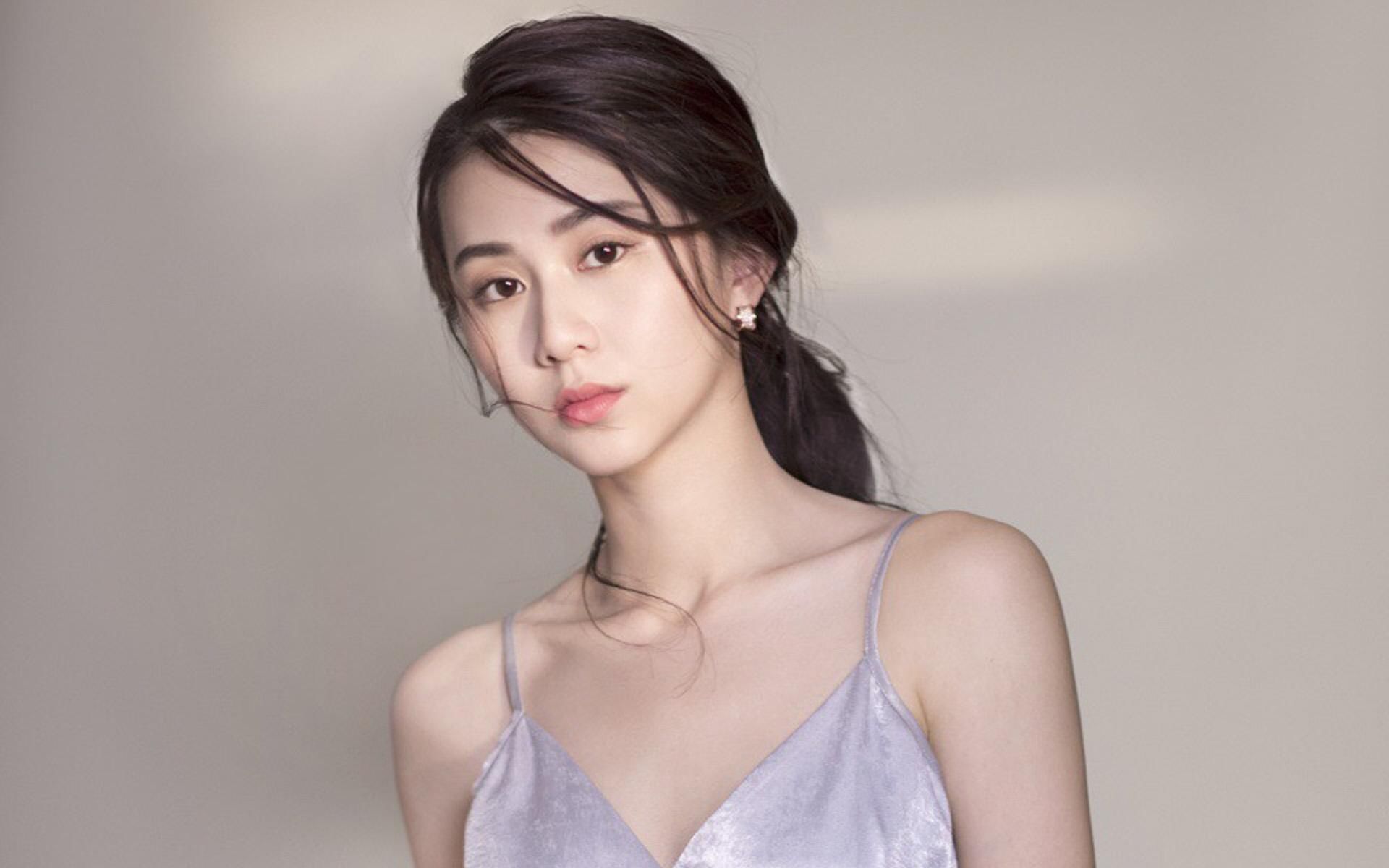 刘颖伦性感优雅写真图片桌面壁纸