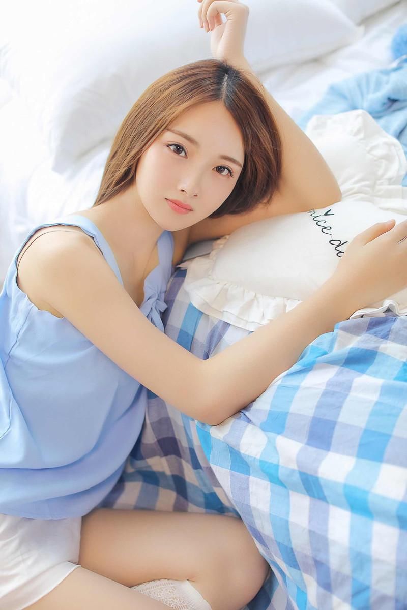 长腿美女清新性感私房写真图片