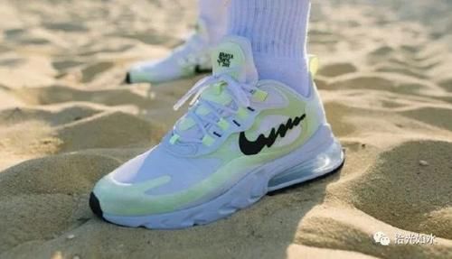  『歪歪扭扭』这双耐克跑鞋，钩子做的歪歪扭扭，但背后的故事，还是很暖心的！