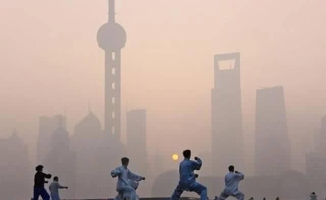  #电视塔#世界十大电视塔排名，中国占据了50%，河南郑州排名第10