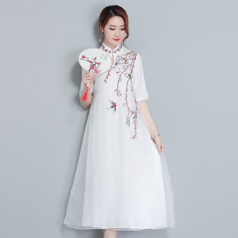 谁说 “东方女人”不穿旗袍!瞧下图女人穿旗袍，穿一次就爱上