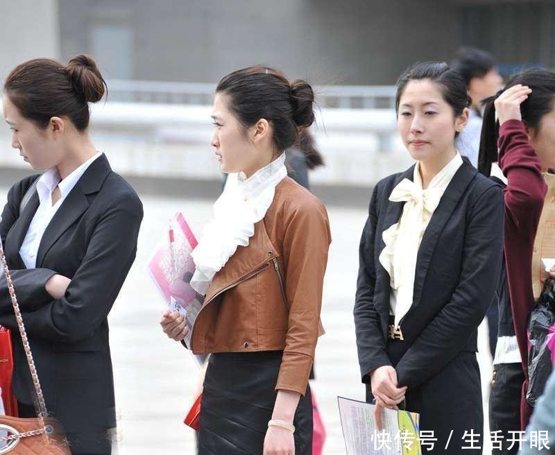  「空姐」街拍空姐面试, 各色职业装短裙, 温柔中带着干练