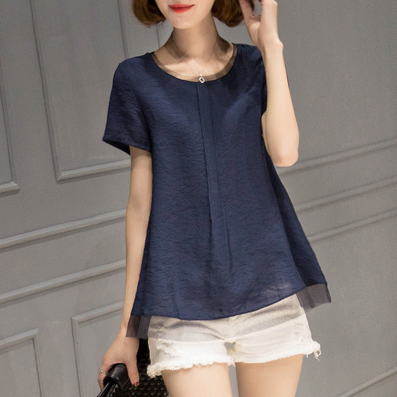 身材丰盈的女人，穿这样的T恤，尽显曲线好身材