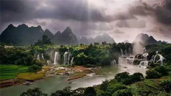  【玉林】广西又一座空城 人口流失121万 跟玉林是难兄难弟 有望