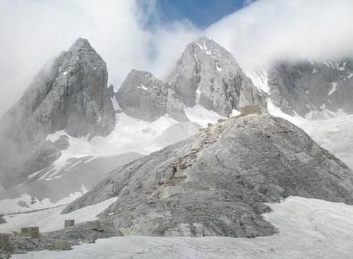 为什么珠峰都被征服了，而玉龙雪山至今却无人登顶？看完就懂了