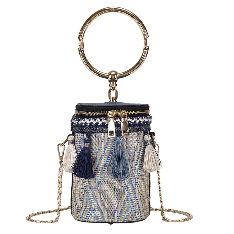 传统老气包包不要背了，秋季刚上新的女包，一年四季都能背