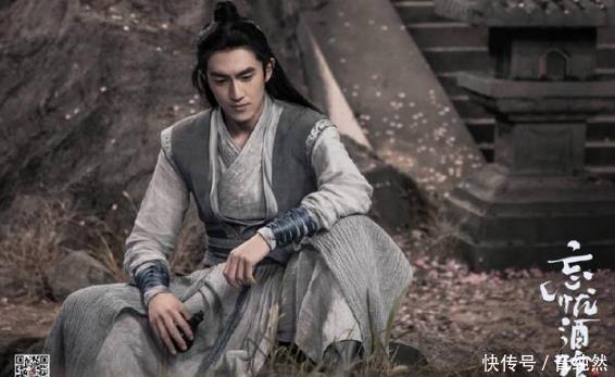 赵丽颖近日活动变身粉红少女，破怀孕谣言和林更新再次合作