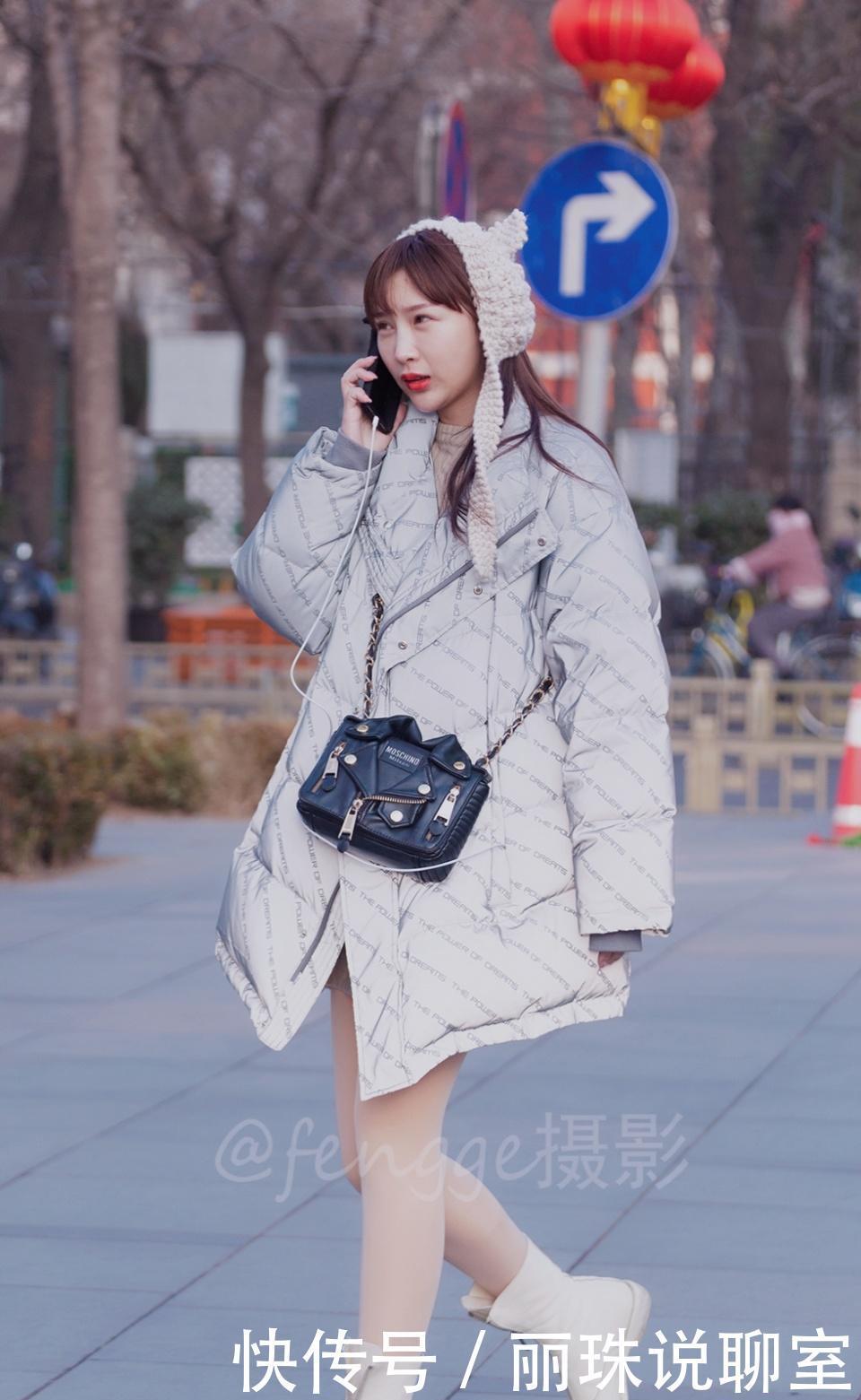  『美女』为什么外国美女喜欢穿黑色打底裤，而我们的小姐姐偏爱光腿神器？