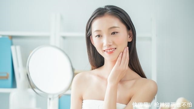  【女人】药店有几支软膏，建议45岁女人用，白白嫩滑，气质高雅特迷人