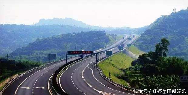  「cpc」办了ETC，上高速为何收费比人工通道要贵里面大有学问