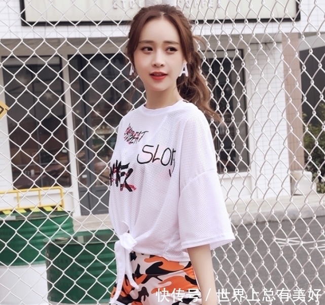  漂亮■日本名模拍写真，身穿一身运动比基尼，看着真是漂亮