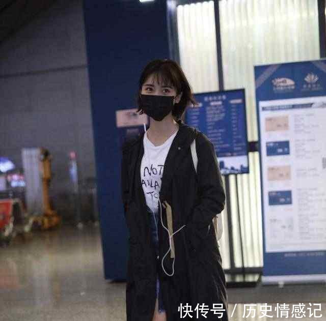 沈梦辰每次到机场都像在走秀，像这种外套，个子矮的女生穿不了！