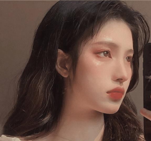  『天生』脸上有这3特征的女孩子，天生的美人胚子，长大后轻松成“校花”