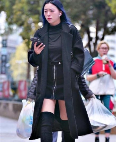 【 气质】仙女般的气质,尽显青春迷人气息,街拍:可爱性感的小姐姐
