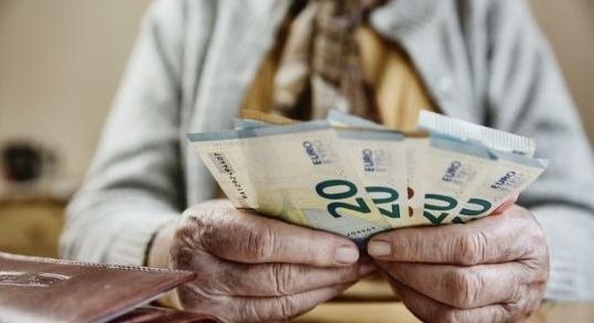 又一重大好消息!工龄决定养老金?38年工龄能领到多少钱?