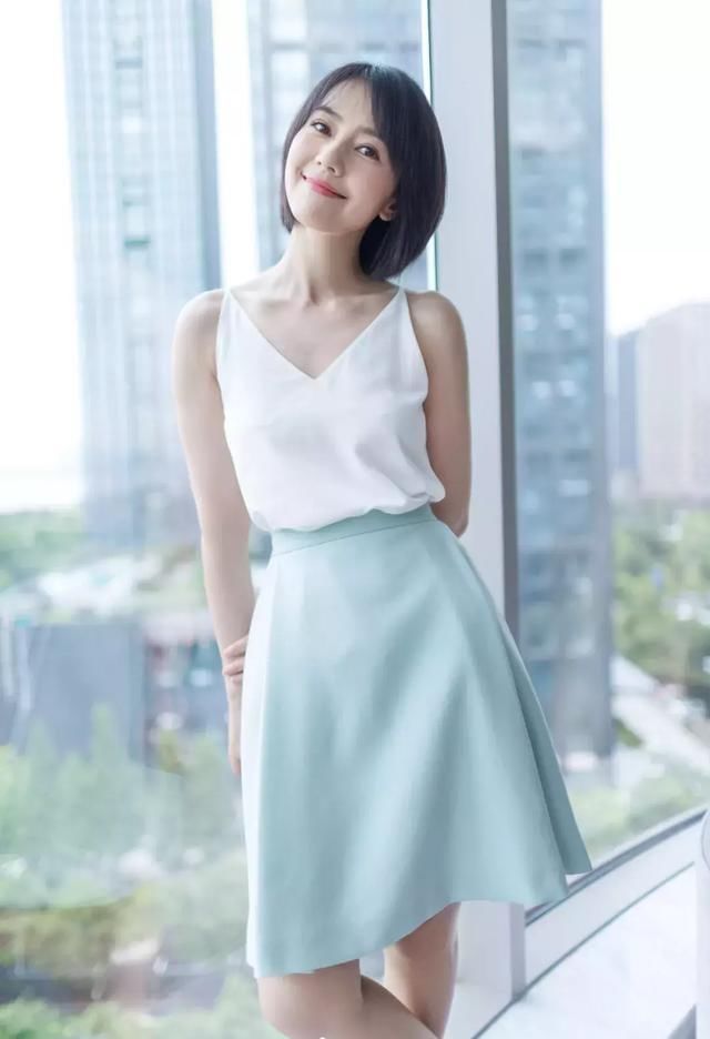 解锁天鹅颈，靠穿衣也能有!试试吴宣仪宋茜的“秀肤”穿搭